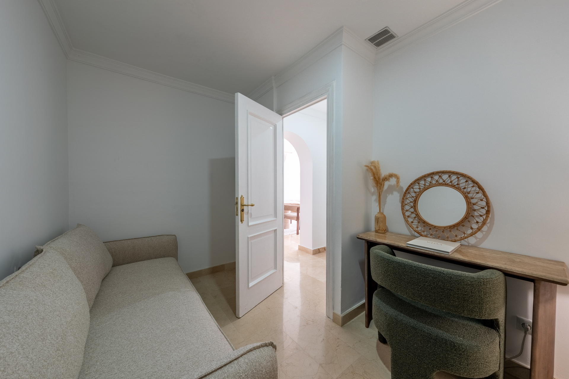 Sitting room threshold